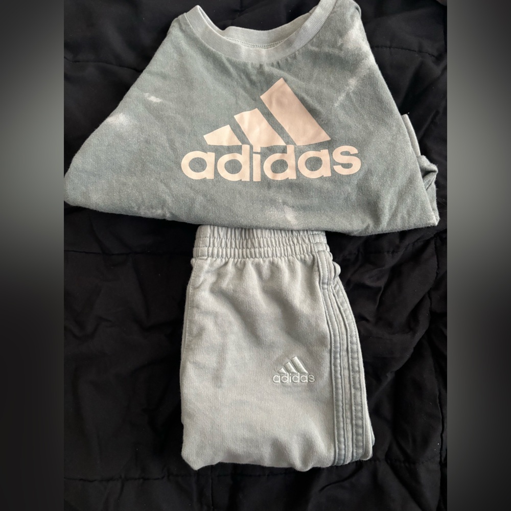 18 month old unisex adidas matching set